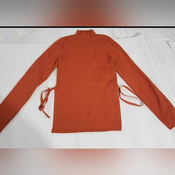 Aritzia sculpt knit size small sweater - Picture 1 of 6